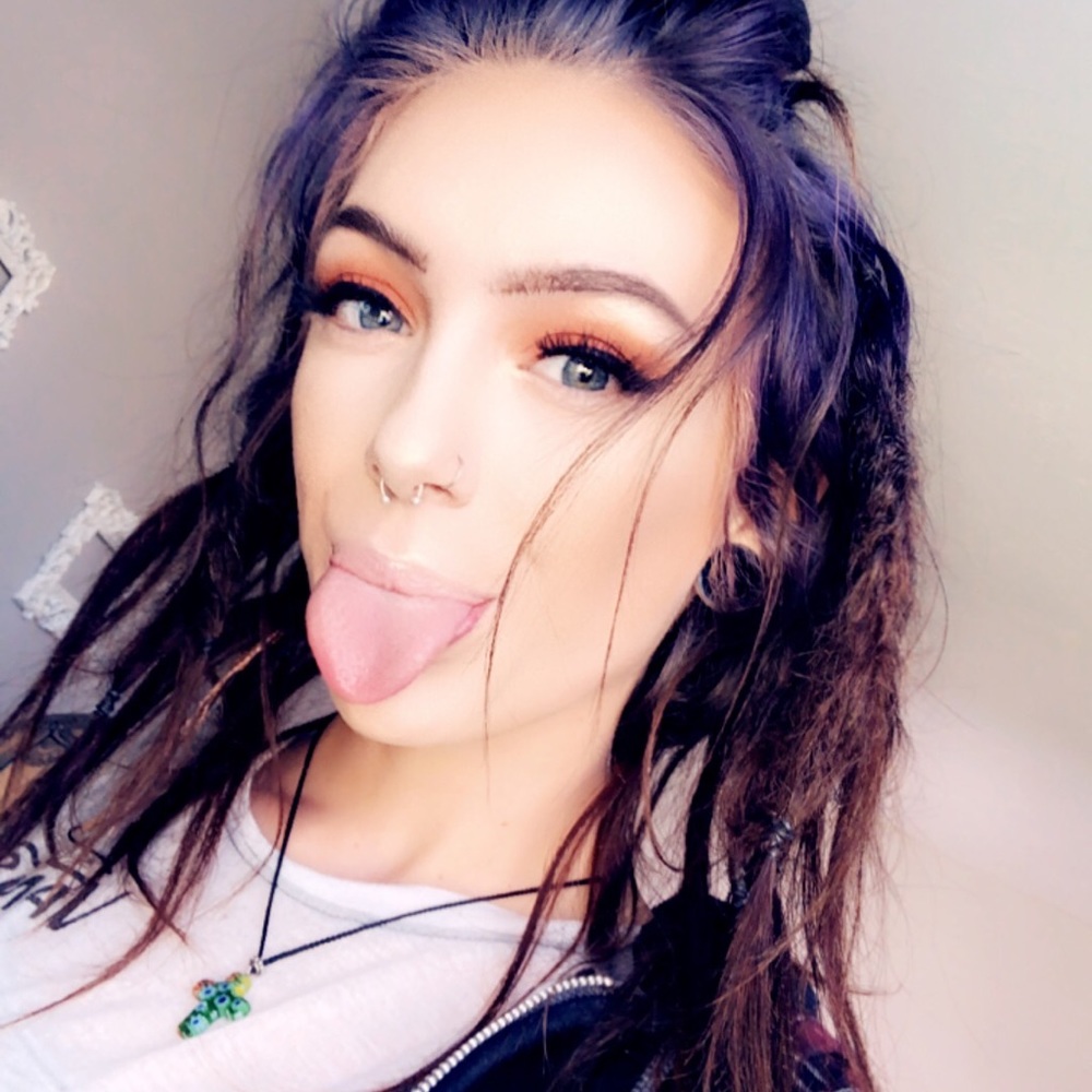 Meet your Posher, Kenz